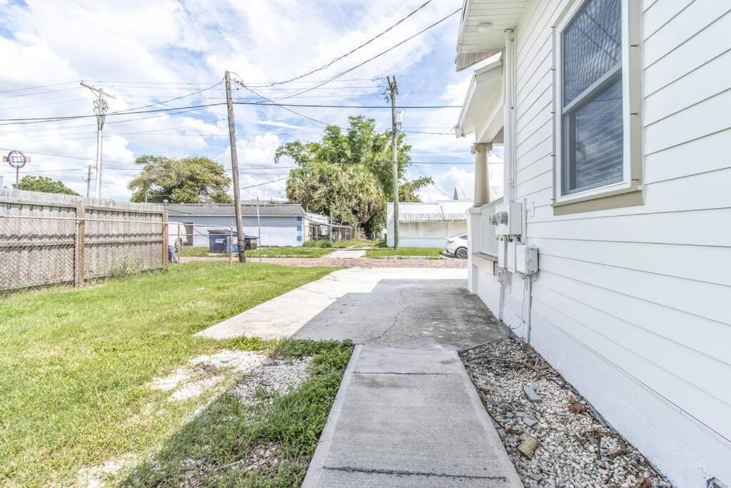 2Br Spacious House In Heart Of West Tampa Extérieur photo